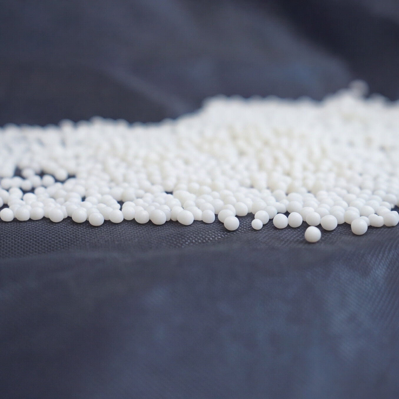 Vitamin E Dissolving Beads - White