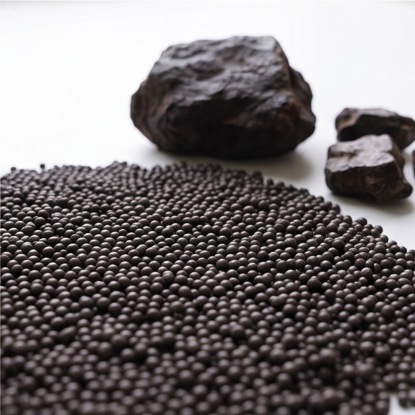 Charcoal & Vitamin E Dissolving Beads - Black