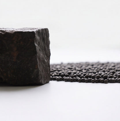 Charcoal & Vitamin E Dissolving Beads - Black